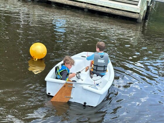 Young sailors learning to sail at ETYSA summer camp